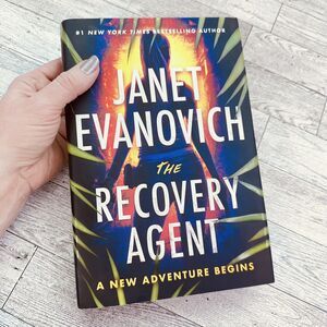 Recovery Agent‎ : A Novel by Janet Evanovich (2022, Hardcover) 1ST, 1ST